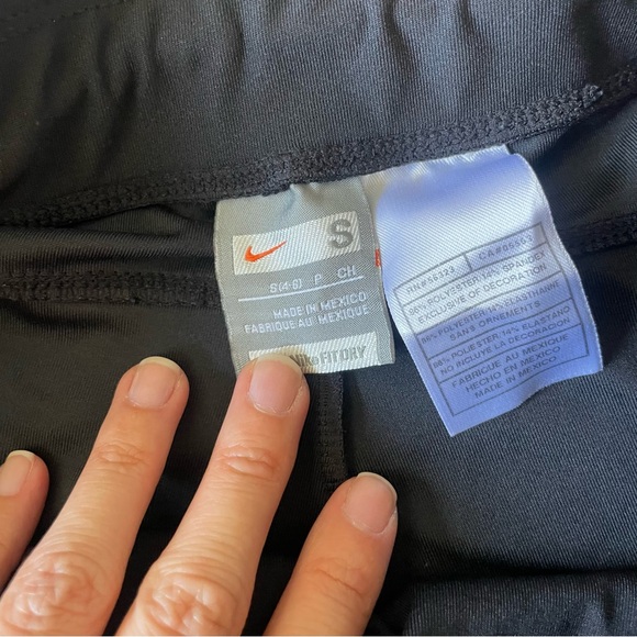 Nike Black Athletic Shorts Lightweight Moisture-Wicking Design - Picture 2 of 3